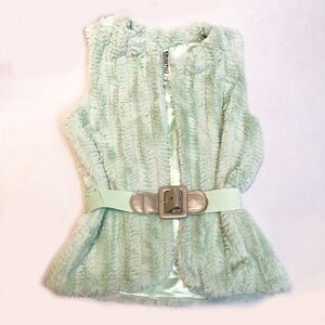 Faux fur mint girls vest with belt